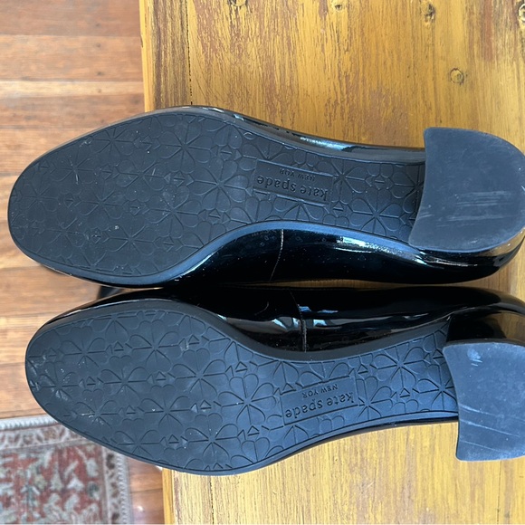 Kate Spade Glossy Black Heels with Bow - Picture 4 of 9